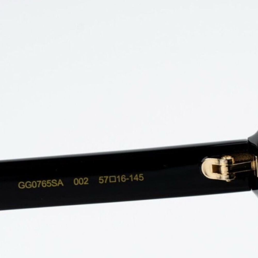 Gucci Black Oversized Square Sunglasses New Condition - Picture 11 of 14